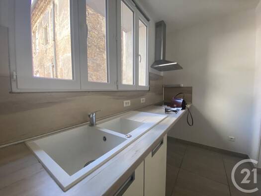 Appartement à louer 480 € 3 pièces 2 chambres 40,1 m² 1er étage Bédarieux 34600