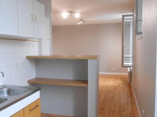 Appartement à louer 725 € 3 pièces 2 chambres 65,64 m² Gare Mantes-la-Jolie 78200