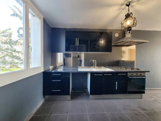 Appartement à vendre 90 000 € 3 pièces 2 chambres 61,5 m² RDC/3 Villefranche-sur-Saône 69400