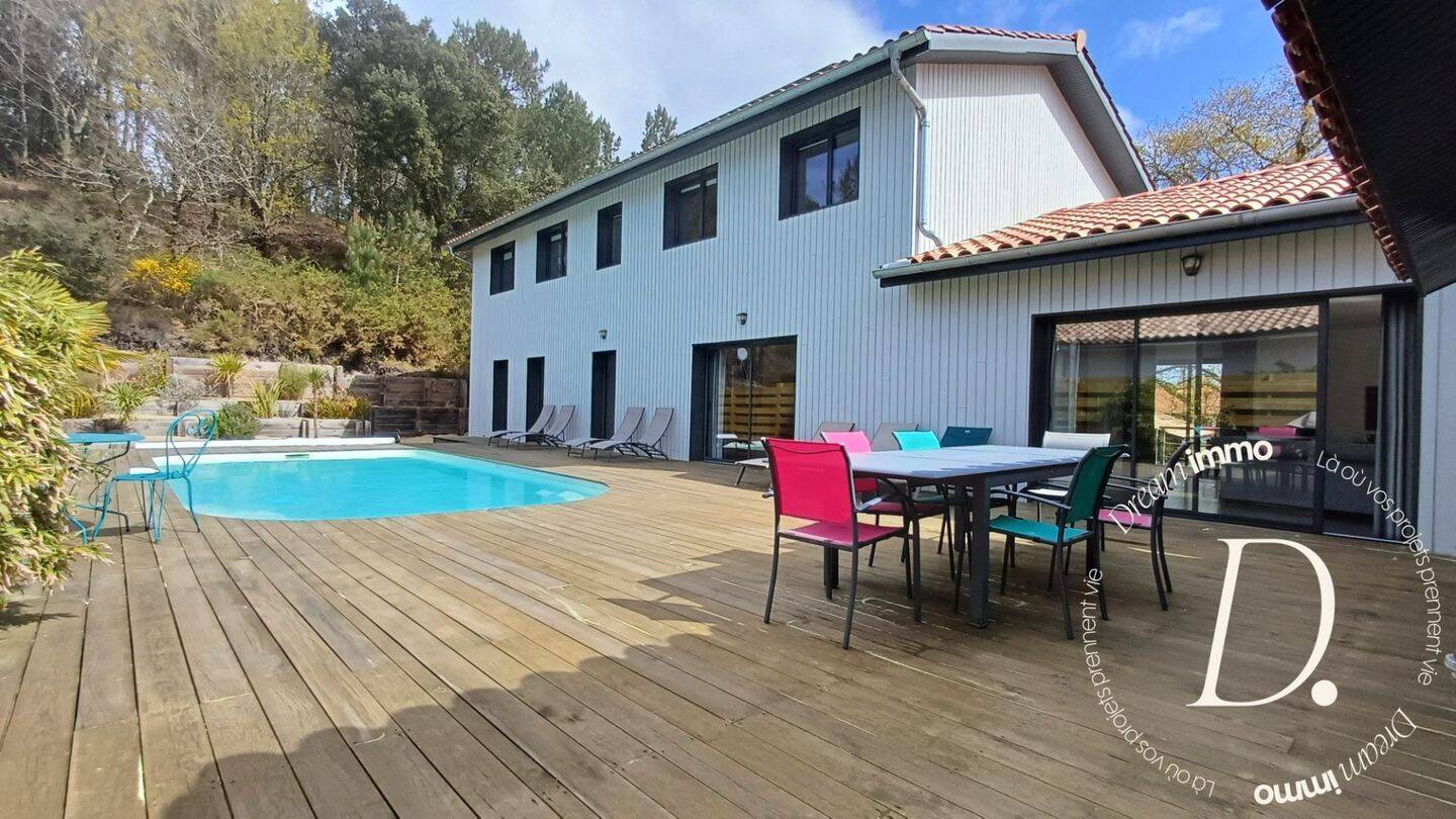 Maison à vendre, 310m², VIELLE SAINT GIRONS