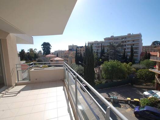 Appartement à vendre 369 000 € 3 pièces 2 chambres 43,35 m² Étage 3/3 Bioves-Casino Menton 06500