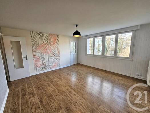 Appartement à louer 909 € 3 pièces 2 chambres 63,1 m² 1er étage Chambéry 73000