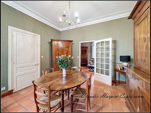 Maison de ville à vendre 226 000 € 6 pièces 4 chambres 158 m² 233 m² de terrain Le Jardin Public Parthenay 79200