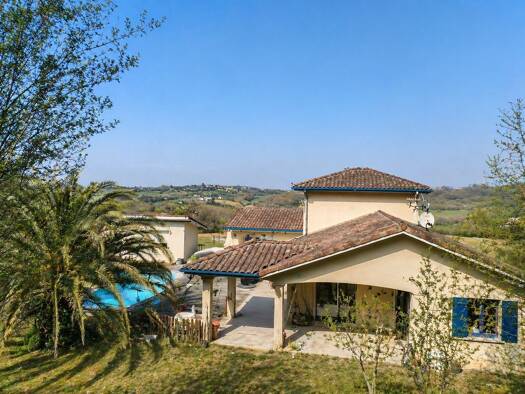 Villa à vendre 290 000 € 6 pièces 4 chambres 165 m² 2 600 m² de terrain Bastennes 40360