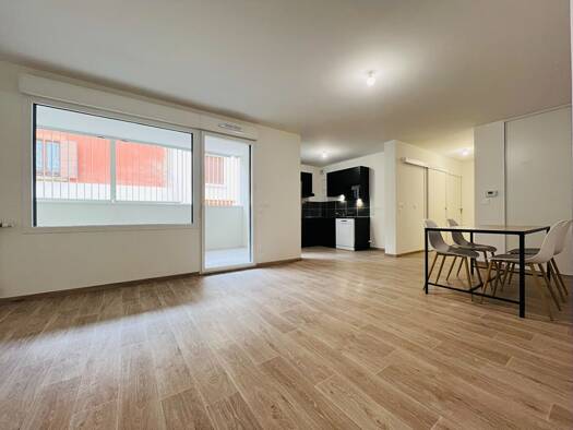 Appartement à louer - Première occupation 835 € 3 pièces 2 chambres 64 m² RDC/2 centre Ville-La Chartonnière-La Barre Villefranche-sur-Saône 69400