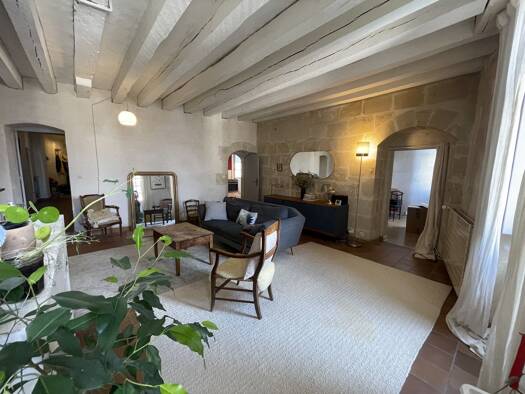 Appartement à louer 1 100 € 3 pièces 2 chambres 112 m² Étage 2/3 Tours 37000