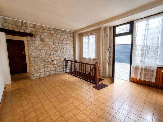 Appartement à vendre 475 000 € 3 pièces 2 chambres 55 m² RDC/4 Montmartre Paris 18ème arrondissement 75018