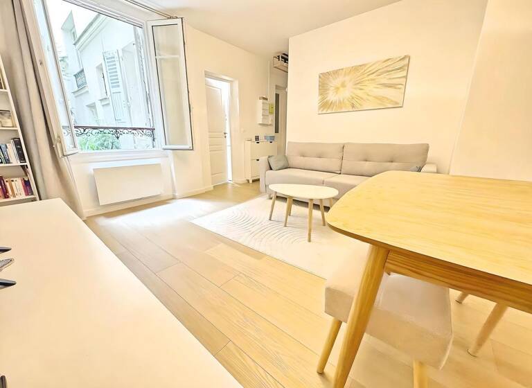 Appartement à vendre 449 000 € 2 pièces 1<br/>chambre 40 m²<br/>superficie RDC/6<br/>étage Paris 11ème 75011