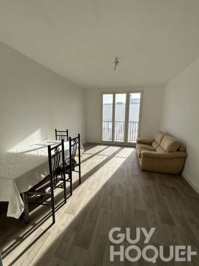 Appartement à louer 780 € 3 pièces 2 chambres 56 m² Dernier étage, Étage 6/6 Bâtes-Sainte Ève Dreux 28100
