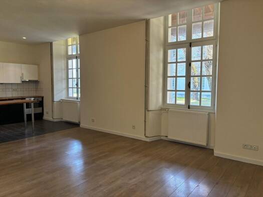 Appartement à vendre 98 550 € 3 pièces 2 chambres 68 m² RDC/2 Les Conches Auxerre 89000