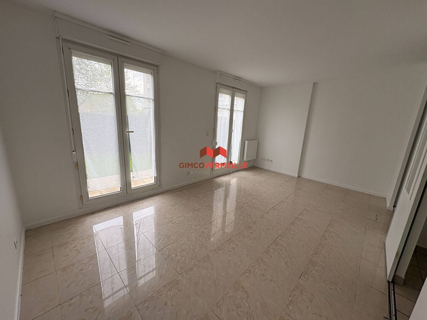 Maison à vendre, 24m², VOISINS LE BRETONNEUX