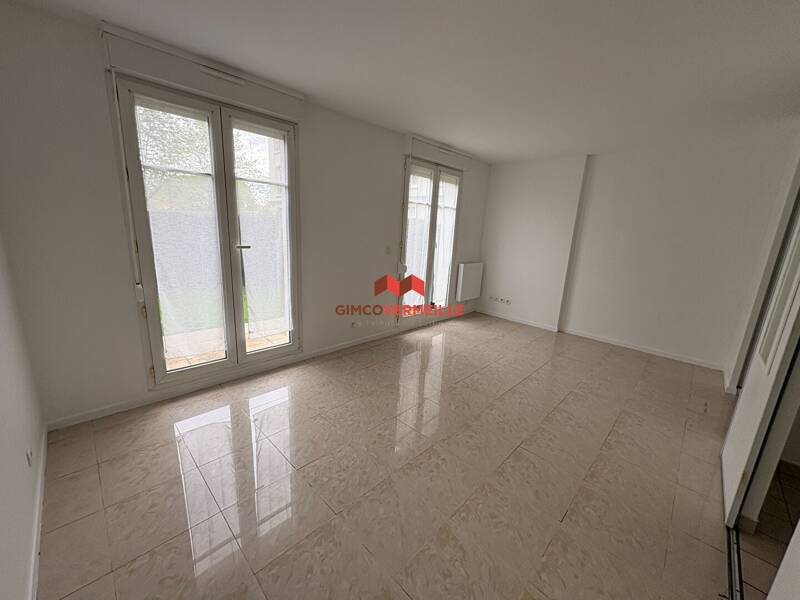 Maison à vendre, 24m², VOISINS LE BRETONNEUX