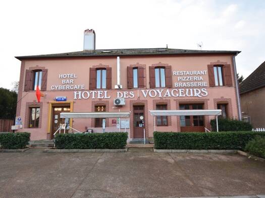 Tabac-Presse-Loto à vendre Fonds de commerce 398 000 € 22 pièces 680 m² de surface de vente Cronat 71140