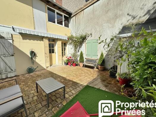 Maison à vendre 105 000 € 5 pièces 3 chambres 106,88 m² 122 m² de terrain Mehun-sur-Yèvre 18500