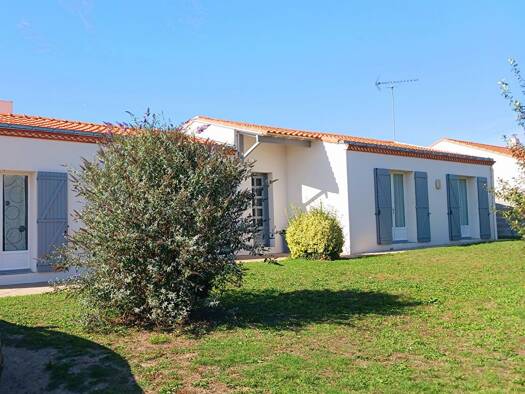 Maison de plain-pied à vendre 299 000 € 6 pièces 4 chambres 137 m² 803 m² de terrain Villeneuve-en-Retz 44580