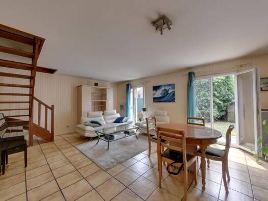 Maison à vendre 409 000 € 5 pièces 4 chambres 120 m² 148 m² de terrain Pre de l'Arche Neuilly-Plaisance 93360