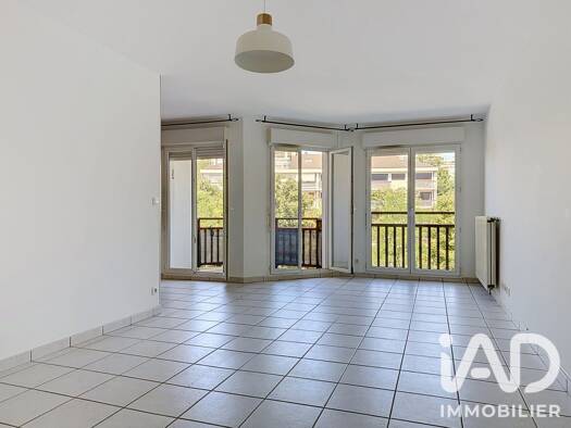 Appartement à vendre 329 000 € 3 pièces 2 chambres 63 m² Étage 3/7 Nord Saint-Julien-en-Genevois 74160