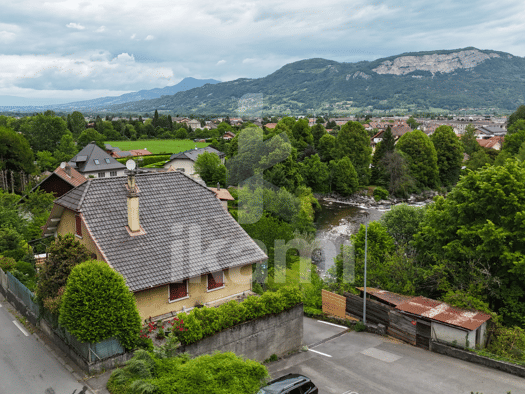 Maison à vendre 350 000 € 7 pièces 5 chambres 163 m² 527 m² de terrain Est Saint-Pierre-en-Faucigny 74800