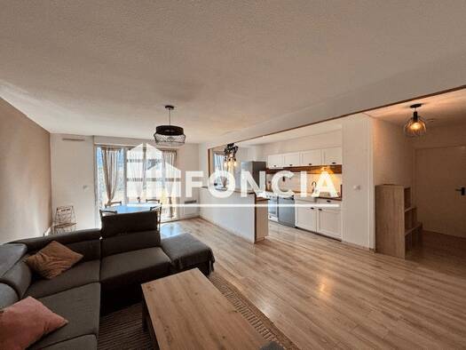 Appartement à louer 870 € 3 pièces 2 chambres 70,7 m² RDC Saudrune Muret 31600