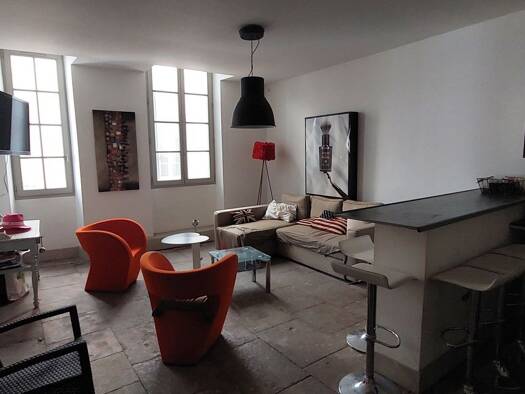 Appartement à vendre 167 500 € 3 pièces 2 chambres 63,73 m² Étage 1/3 Arènes Nîmes 30000