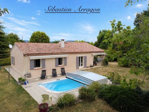 Maison de plain-pied à vendre 265 000 € 4 pièces 3 chambres 107 m² 3 828 m² de terrain Zone Rurale Nord Villeneuve-sur-Lot 47300