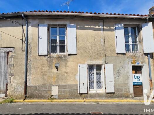 Maison de ville à vendre 69 500 € 4 pièces 3 chambres 93 m² 450 m² de terrain Ruffec 16700