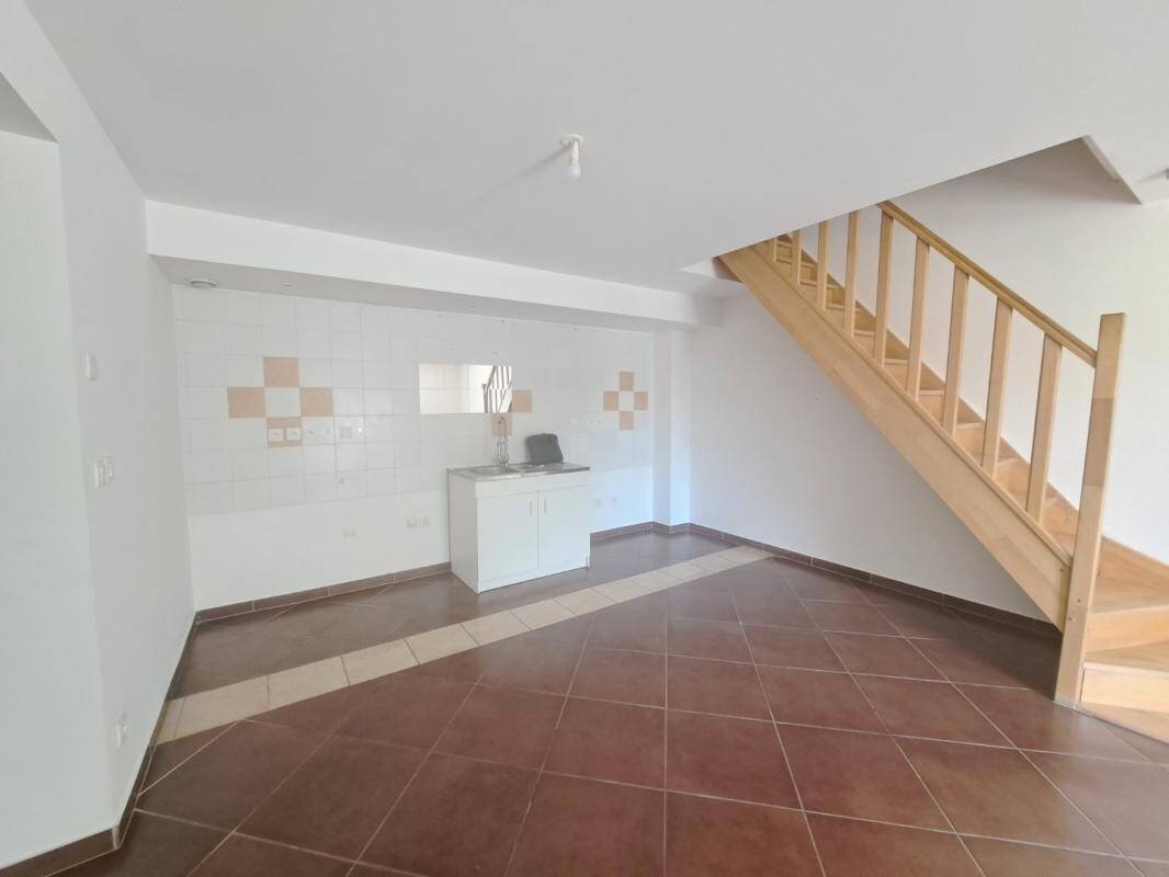 Maison à louer, 66m², SAINT ETIENNE DE SAINT GEOIRS