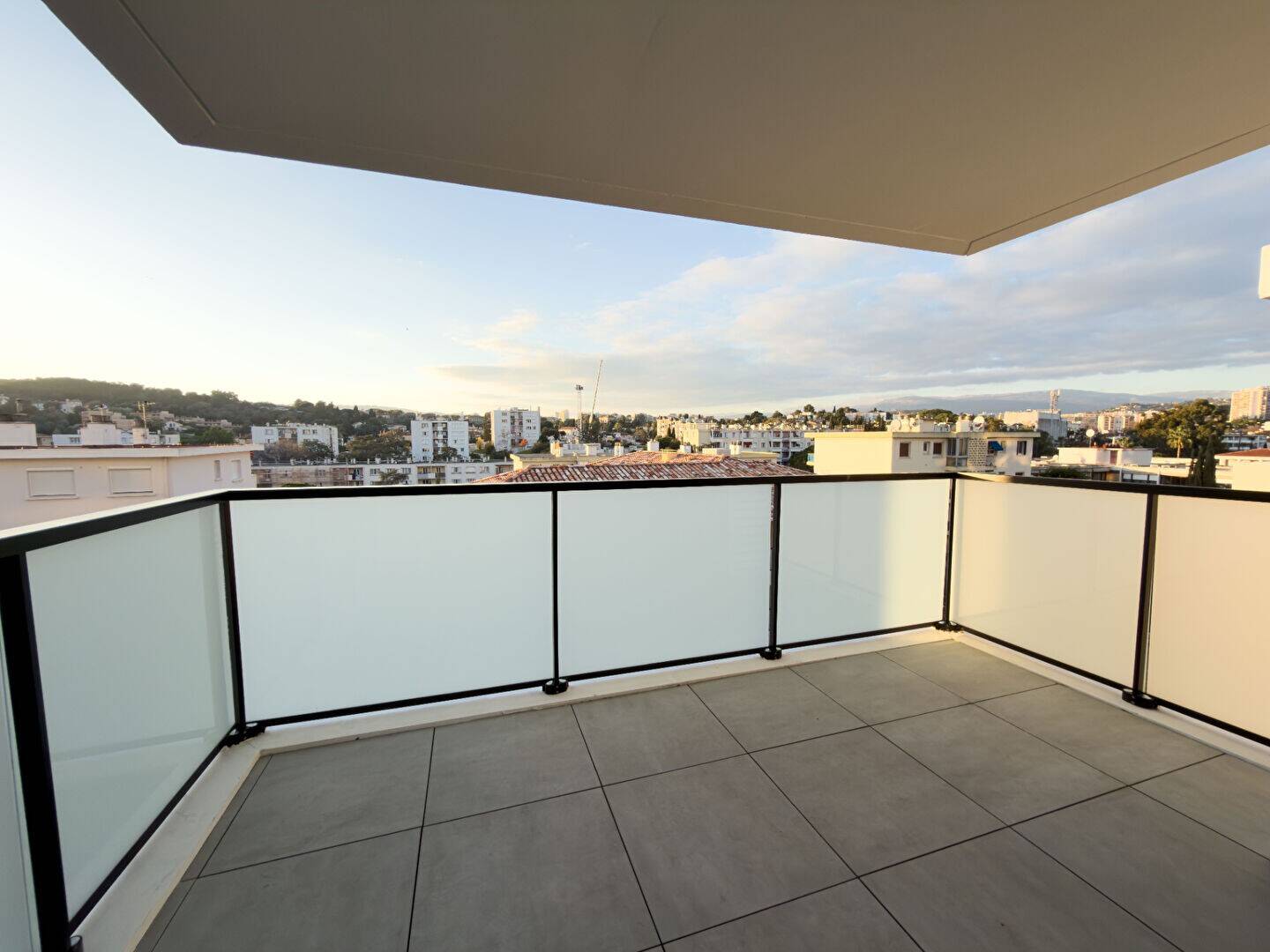 Maison à louer, 67m², CANNES
