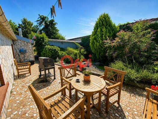 Maison de plain-pied à vendre 124 000 € 3 pièces 2 chambres 90 m² 1 135 m² de terrain Flaucourt 80200