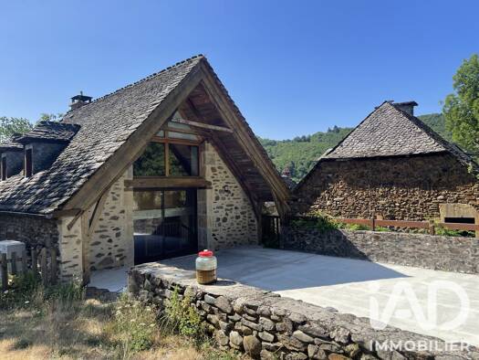 Maison à vendre 372 000 € 8 pièces 7 chambres 160 m² 1 571 m² de terrain Sainte-Eulalie-d'Olt 12130