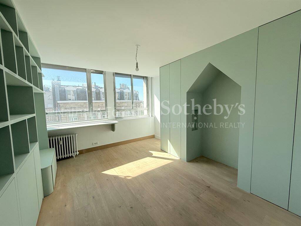 APPARTEMENT RÉNOVÉ - 2 CHAMBRES - VUE EXCEPTIONNELLE - PARKING — 8