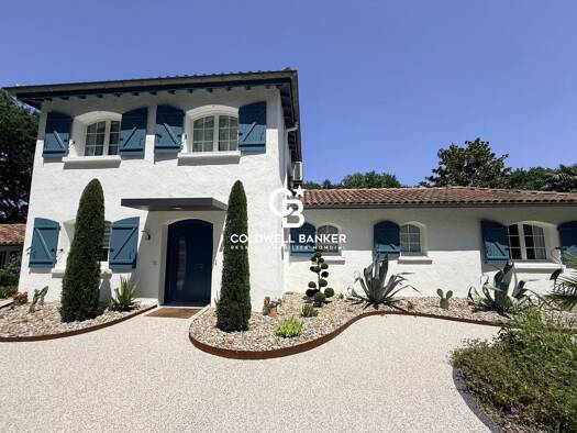 Maison à vendre 1 590 000 € 6 pièces 4 chambres 200 m² 6 506 m² de terrain Arcangues 64200