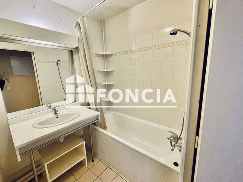 Maison à louer, 26m², VOISINS LE BRETONNEUX