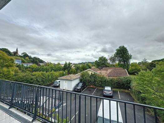 Appartement à vendre 225 000 € 3 pièces 2 chambres 58 m² Étage 1/1 Latresne 33360