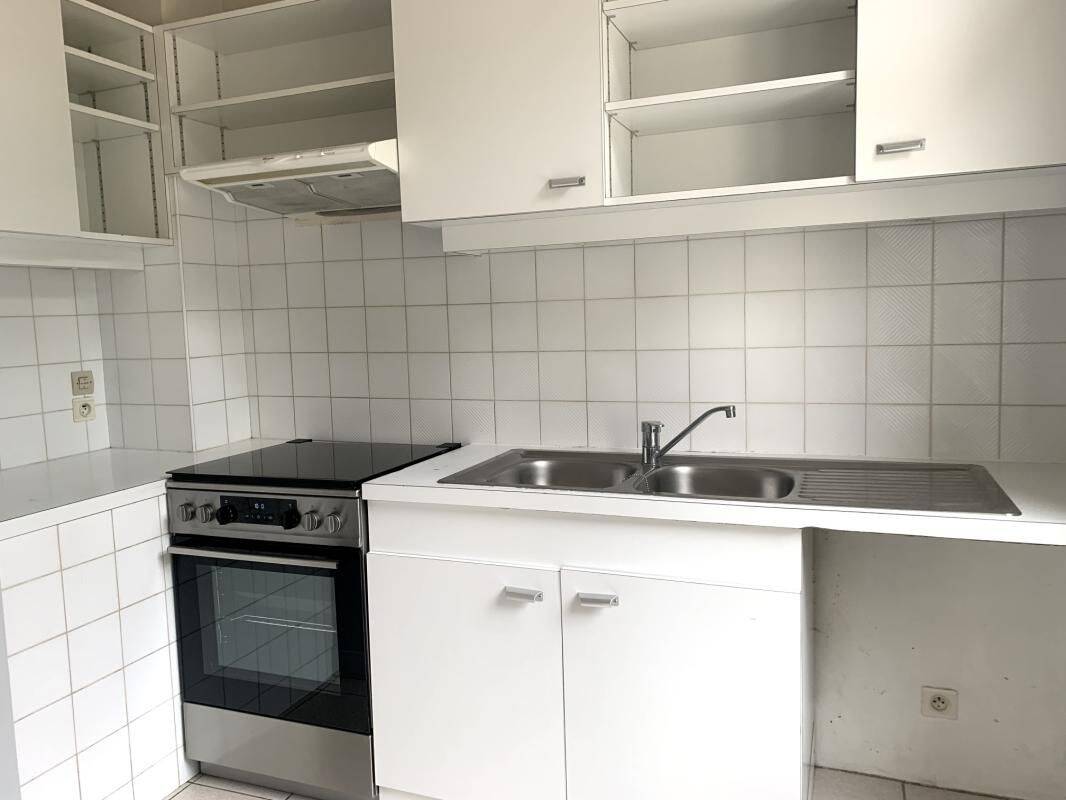 AGREABLE MAISON NANTAISE DE 4 CHAMBRES AVENUE DE LA CLOSE — 9