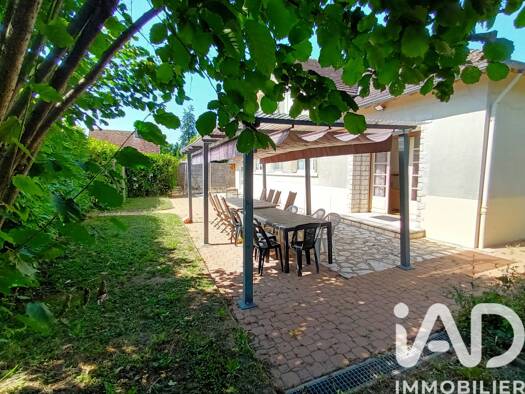Maison de ville à vendre 224 000 € 7 pièces 6 chambres 157 m² 1 215 m² de terrain Seigy 41110
