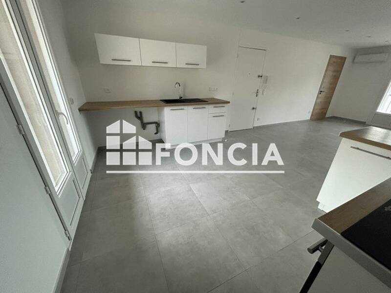 Maison à louer, 83m², SAINT CYR SUR MER