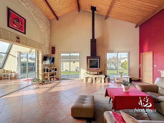 Maison à vendre 696 800 € 6 pièces 4 chambres 165 m² 806 m² de terrain Le Teich 33470