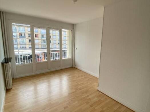 Appartement à vendre 174 900 € 2 pièces 1 chambre 63 m² Étage 2/9 Saint Jean Caen 14000