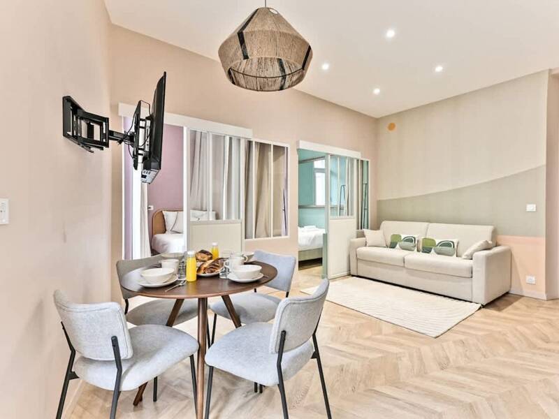 Maison à louer, 0m², PARIS 17E