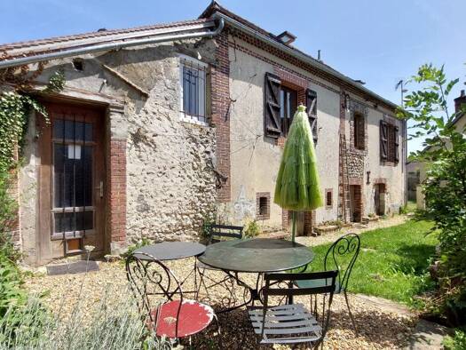 Maison à vendre 153 500 € 4 pièces 3 chambres 80 m² 530 m² de terrain Tourouvre Au Perche 61190