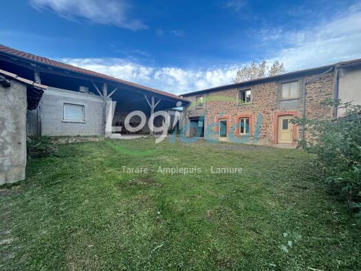 Ferme à vendre 180 000 € 7 pièces 4 chambres 232 m² 1 734 m² de terrain Saint-Cyr-de-Valorges 42114