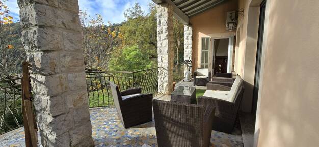 Maison à vendre 495 000 € 6 pièces 5 chambres 130 m² 4 000 m² de terrain Contes 06390