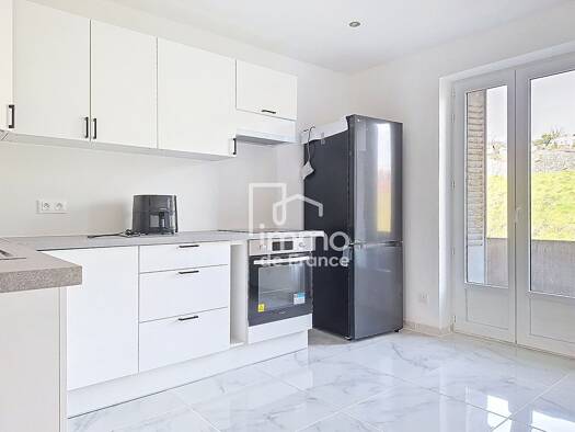 Appartement à louer 895 € 3 pièces 2 chambres 56 m² RDC Centre Ville Valserhône 01200