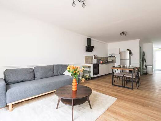 Appartement à louer 1 200 € 3 pièces 2 chambres 64 m² RDC Barbâtre-Saint Remy-Verrerie Reims 51100