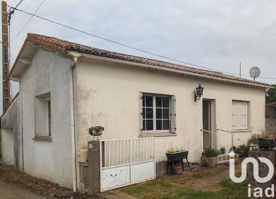 Maison à vendre 50 000 € 2 pièces 1 chambre 45 m² 554 m² de terrain Cours 79220