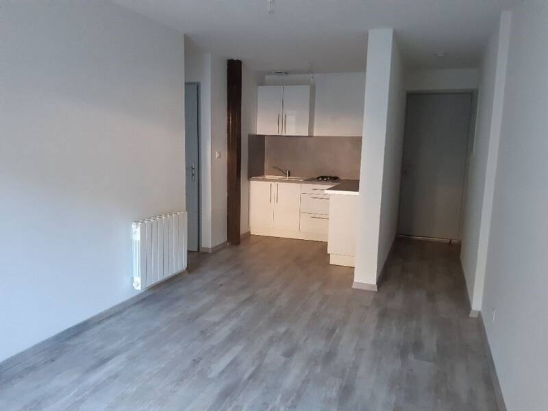 Maison à louer, 37m², VOLONNE