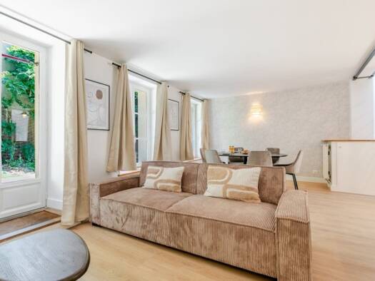 Maison à louer 3 990 € 4 pièces 3 chambres 100 m² Centre-Jean Moulin Bagnolet 93170