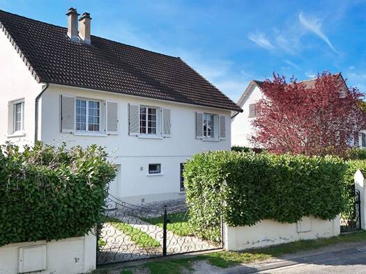 Maison à vendre 209 000 € 6 pièces 4 chambres 168 m² 584 m² de terrain Zone Verte Yzeure 03400