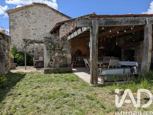 Maison à vendre 275 000 € 8 pièces 7 chambres 225 m² 1 630 m² de terrain Moncrabeau 47600